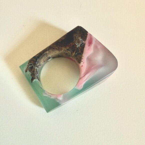 Handcrafted Resin Ring Floral Ocean Wood Pattern Size 6 - Picture 4 of 4
